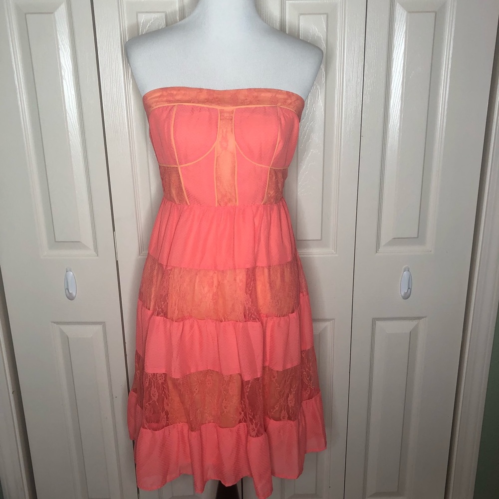 Flying Tomato Strapless Sundress